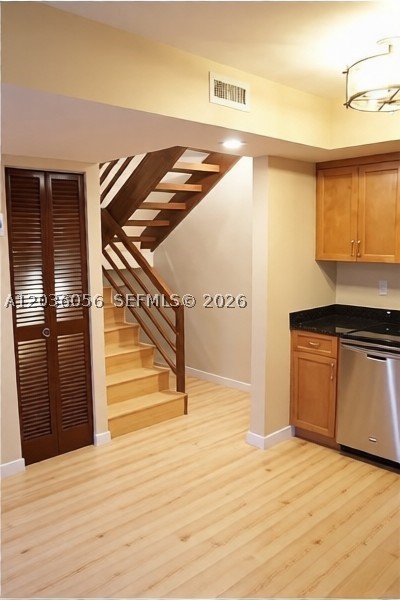 VALENCIA TOWNHOUSE CONDO - Residential Lease