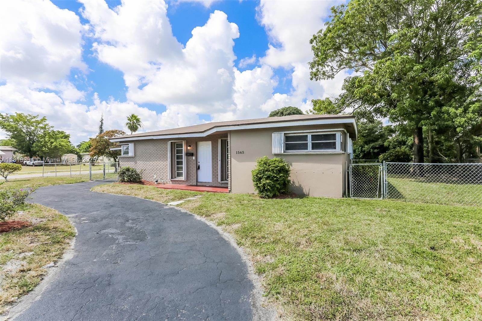 SANDERS PARK - Residential Lease