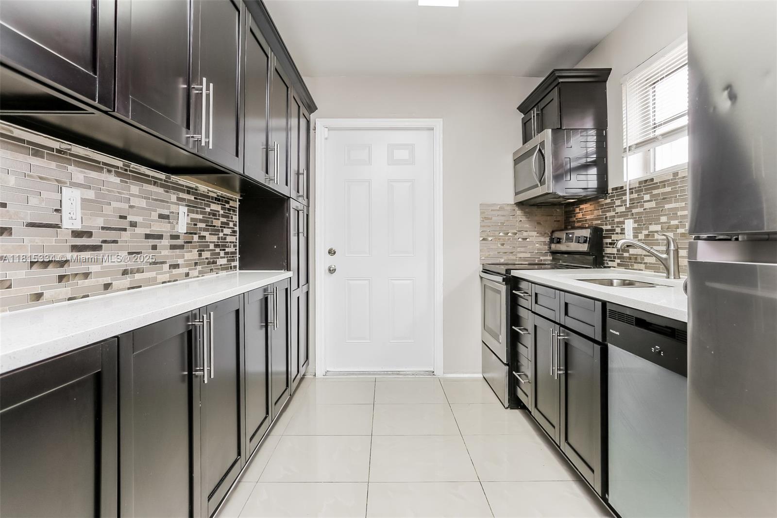 SANDERS PARK - Residential Lease