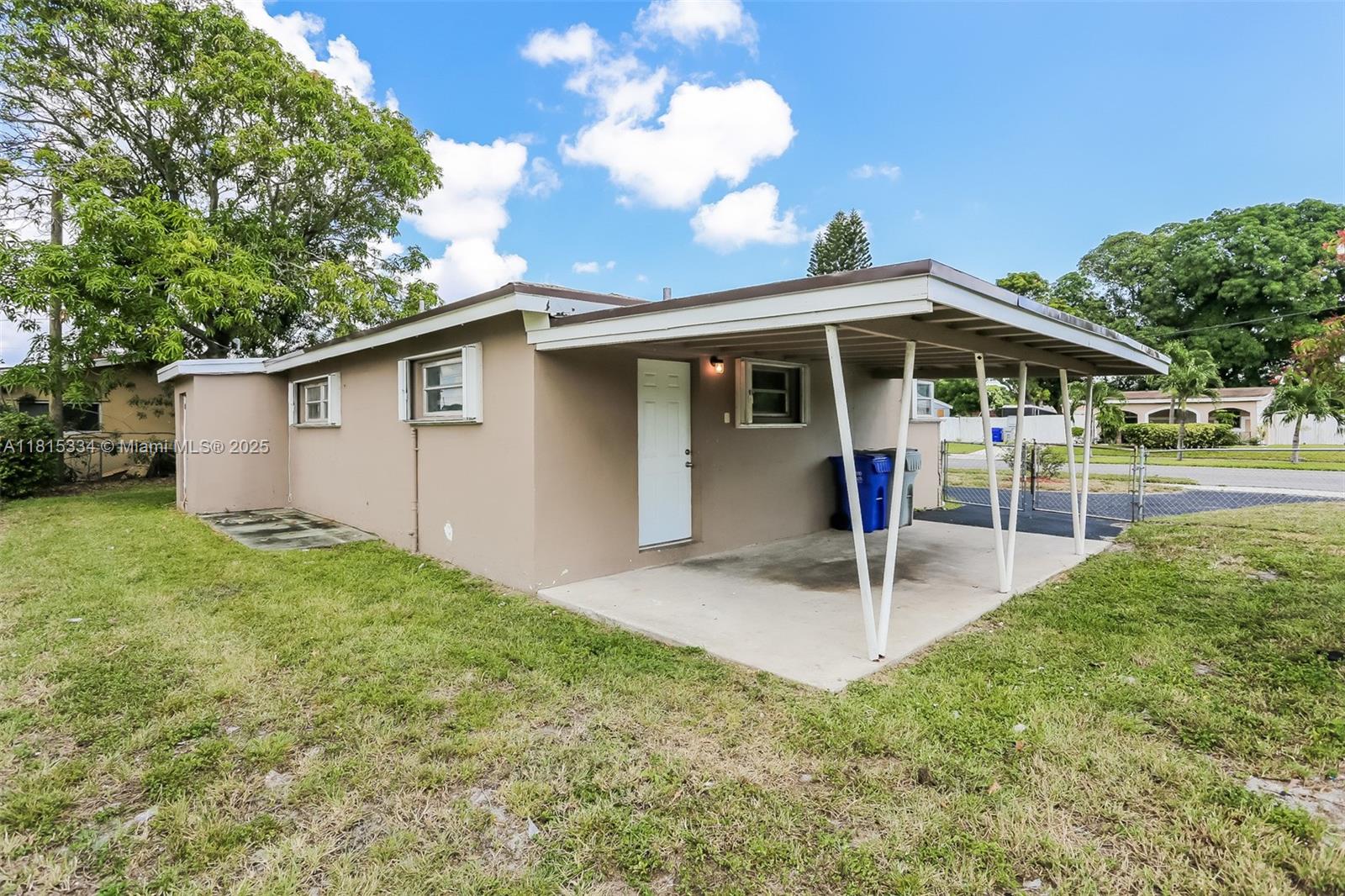 SANDERS PARK - Residential Lease
