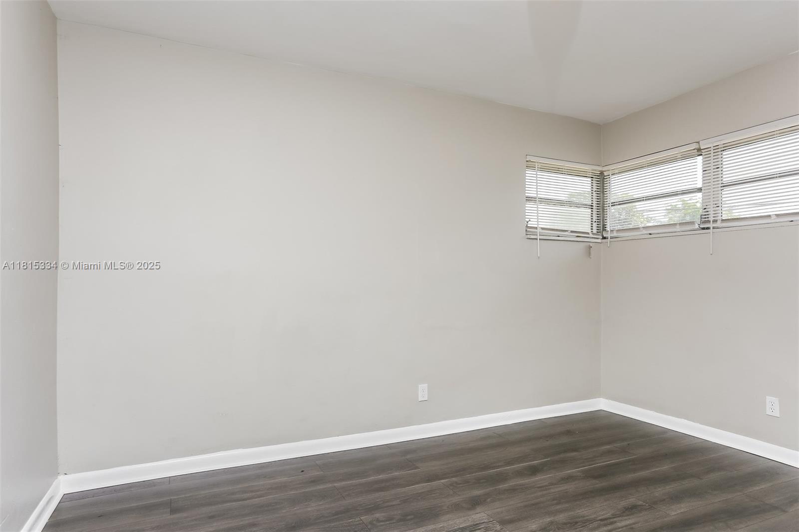 SANDERS PARK - Residential Lease