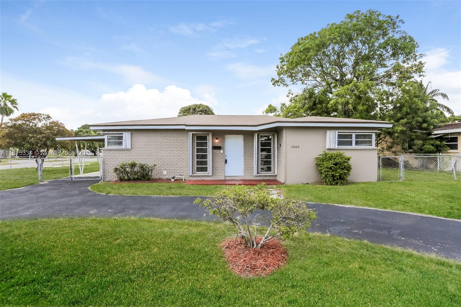 SANDERS PARK - Residential Lease