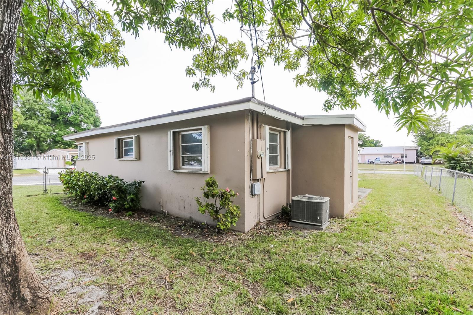 SANDERS PARK - Residential Lease