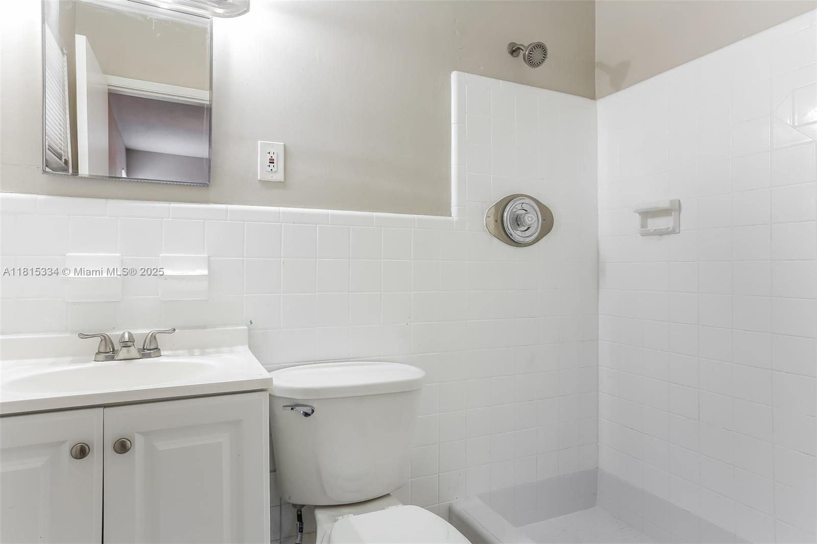 SANDERS PARK - Residential Lease