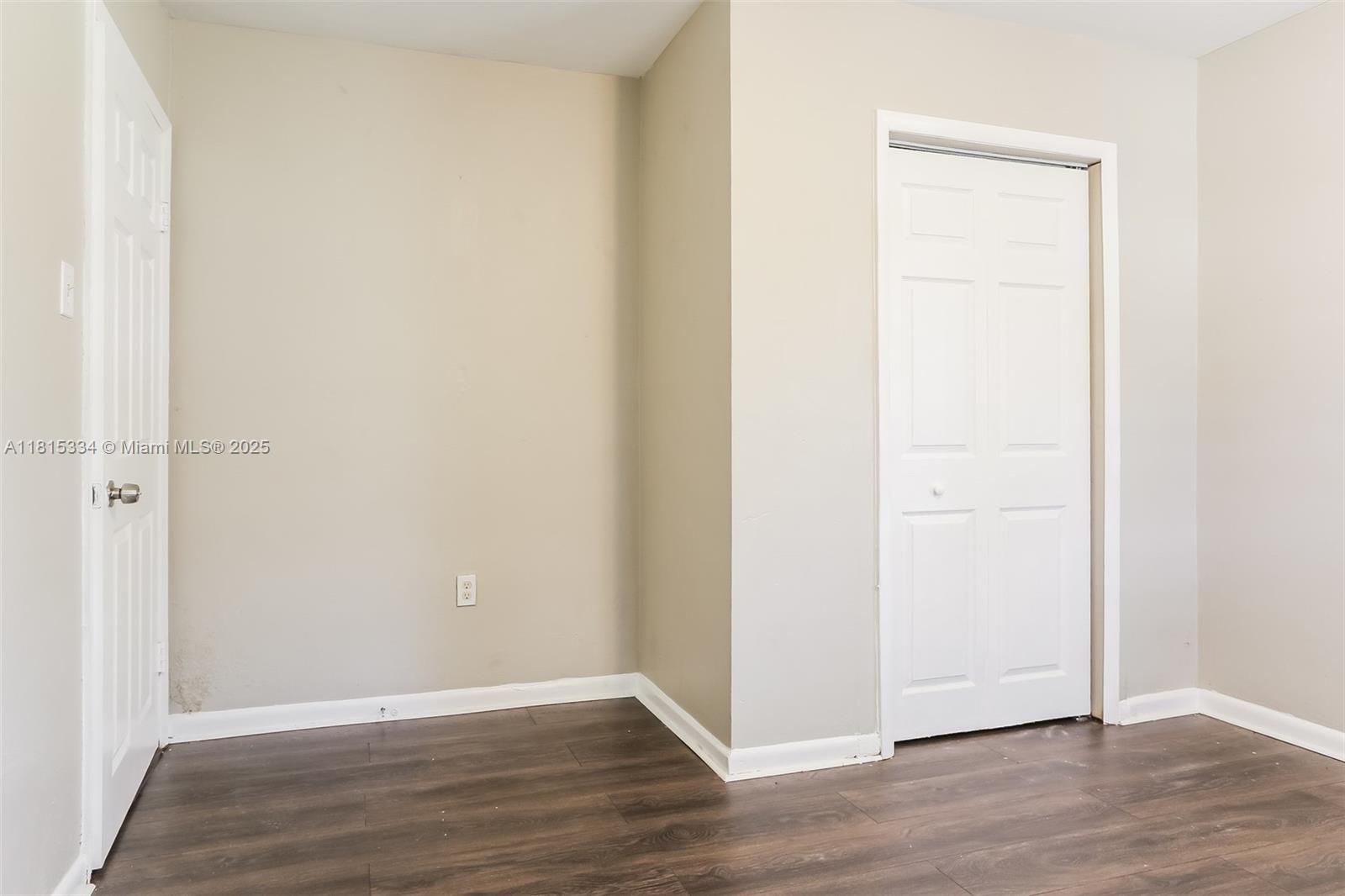 SANDERS PARK - Residential Lease