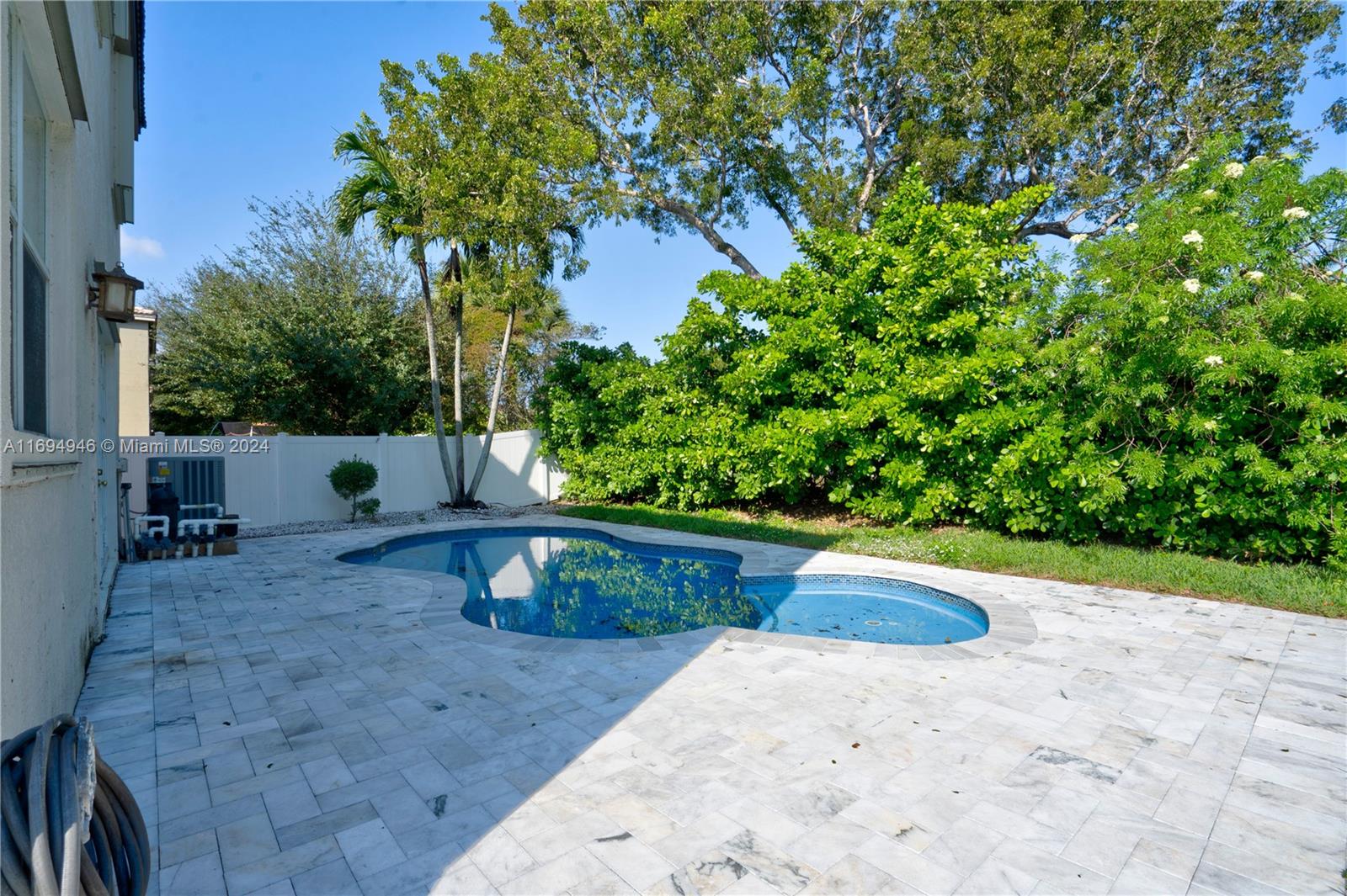 RIVIERA ISLES III - Residential Lease