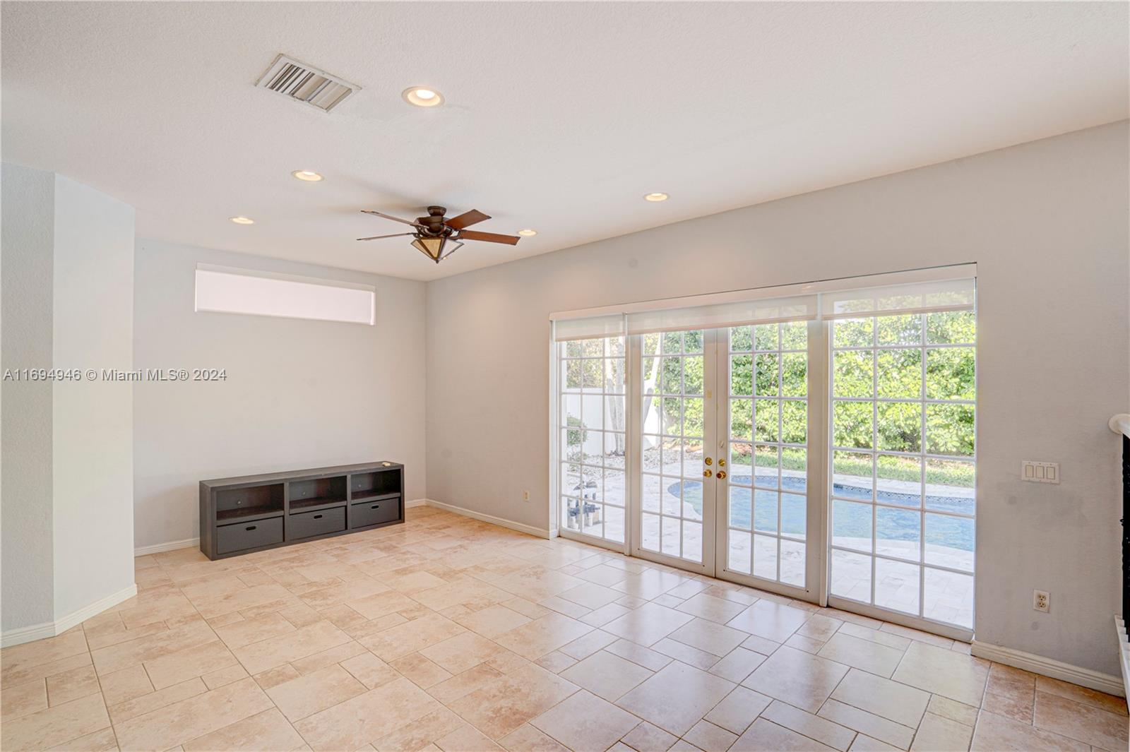 RIVIERA ISLES III - Residential Lease