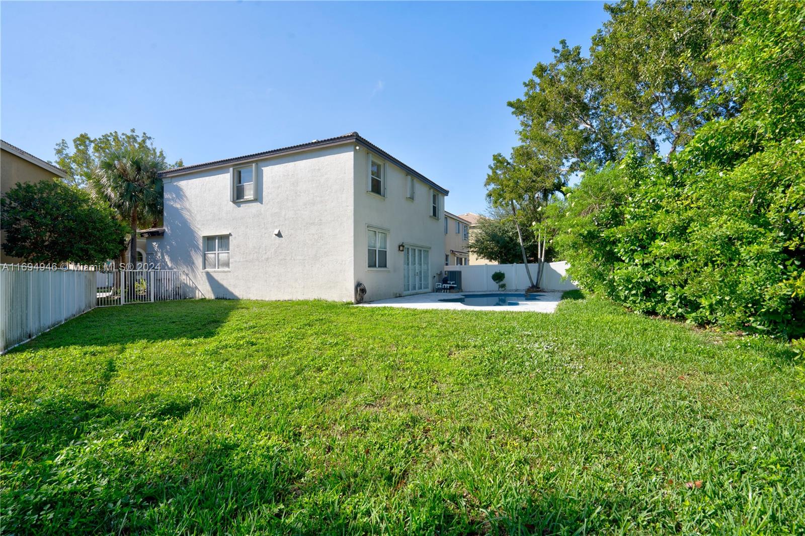 RIVIERA ISLES III - Residential Lease