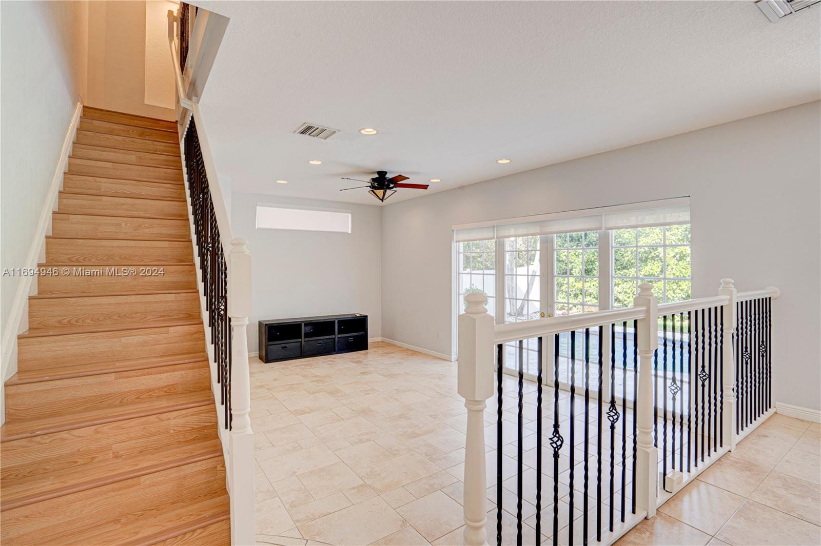 RIVIERA ISLES III - Residential Lease