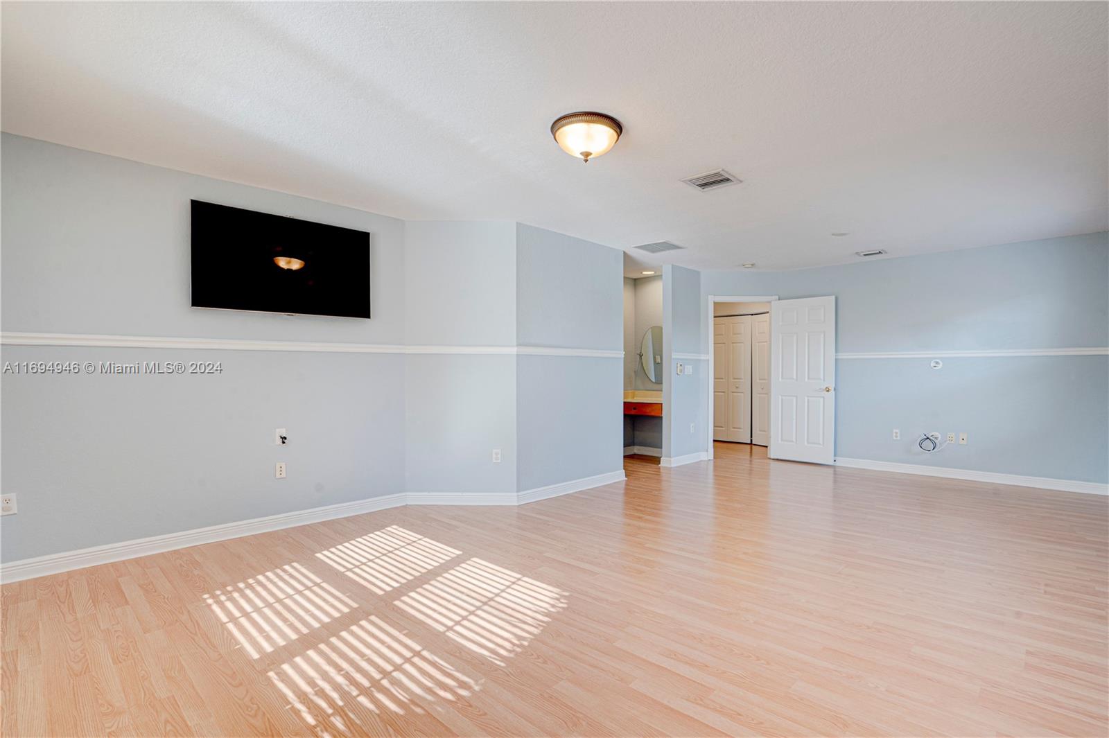 RIVIERA ISLES III - Residential Lease