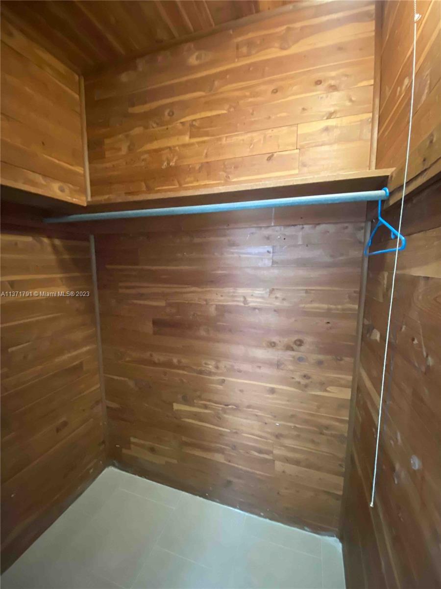 ISLE OF NORMANDY MIAMI VI - Residential Lease