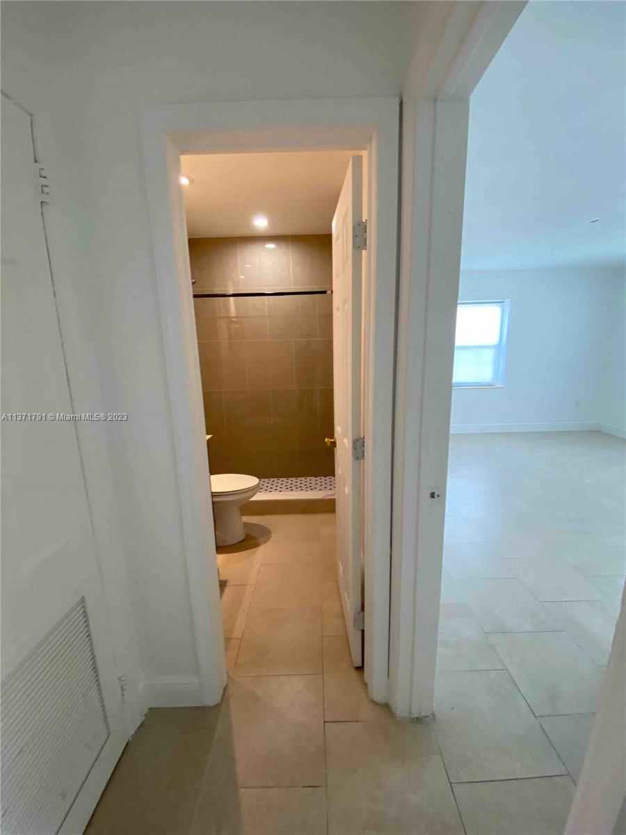 ISLE OF NORMANDY MIAMI VI - Residential Lease