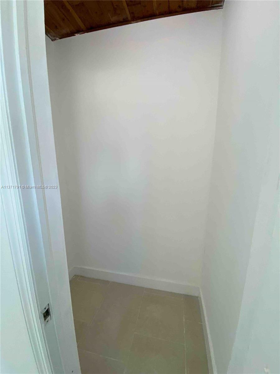 ISLE OF NORMANDY MIAMI VI - Residential Lease