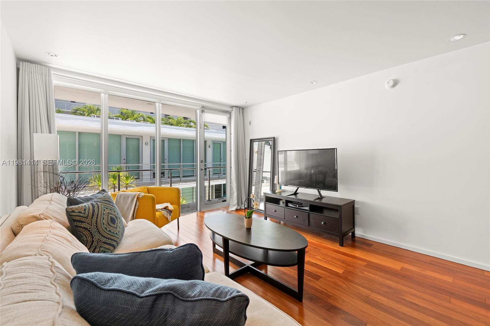 FONTANA CONDO - Residential Lease