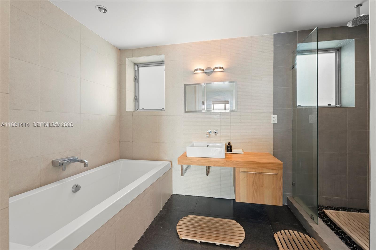 FONTANA CONDO - Residential Lease