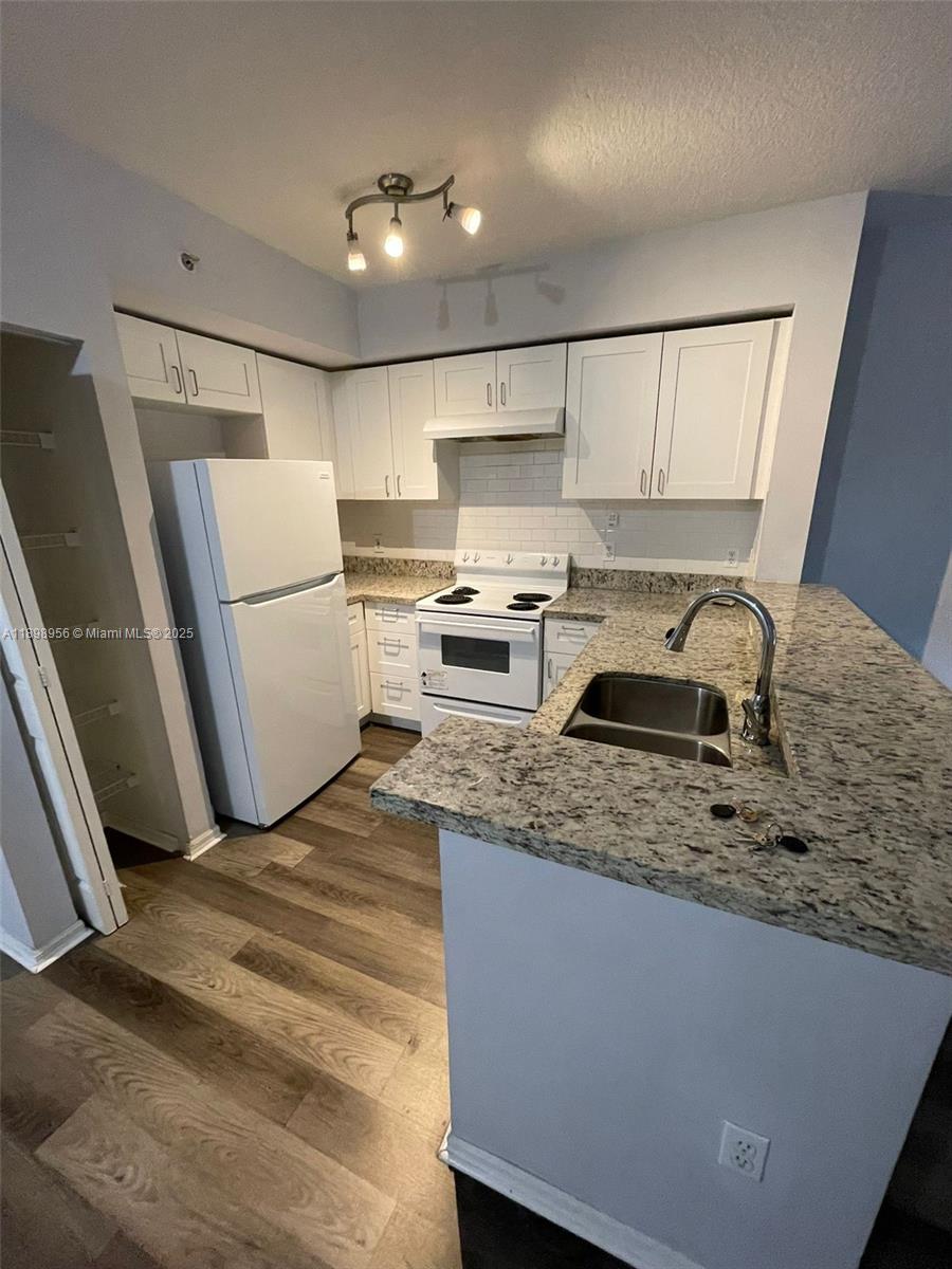 PARADISE POINTE CONDO - Residential