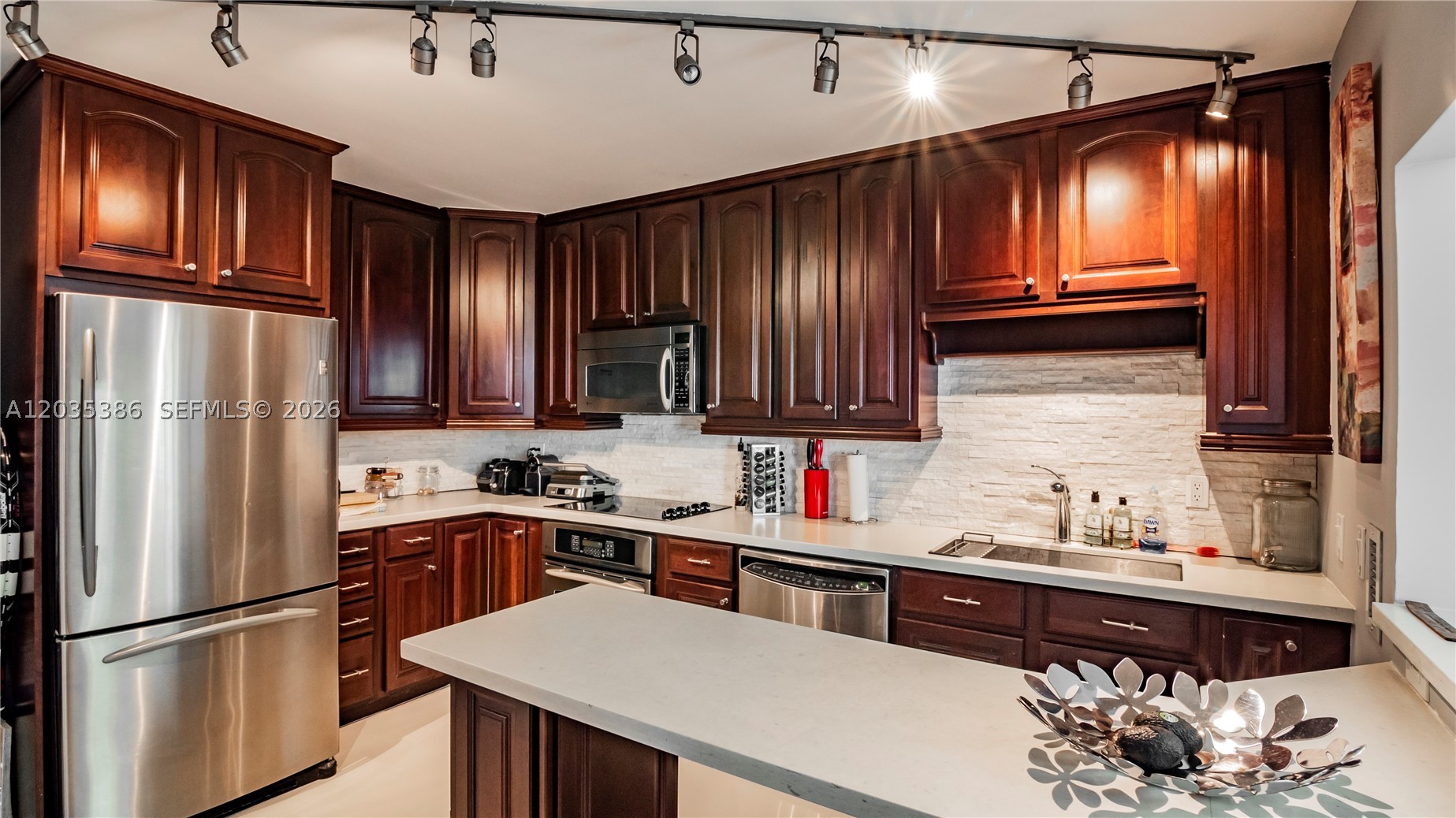 ROYAL EMBASSY CONDO - Residential Lease