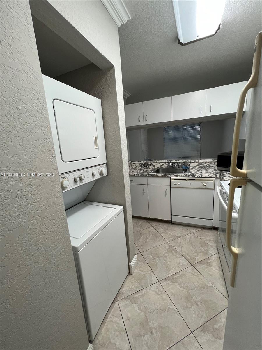 NAPOLI GARDENS AT CORAL S - Residential