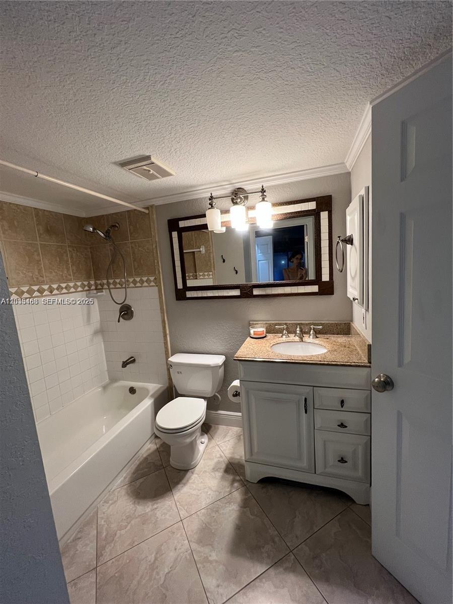 NAPOLI GARDENS AT CORAL S - Residential