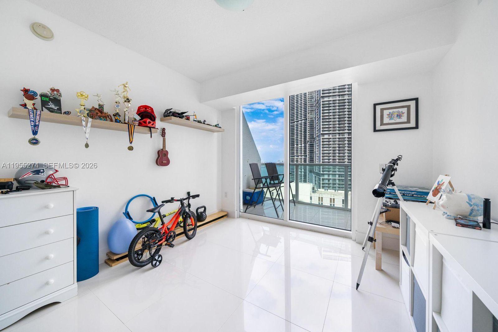 BRICKELL ON THE RIVER S T - Residential
