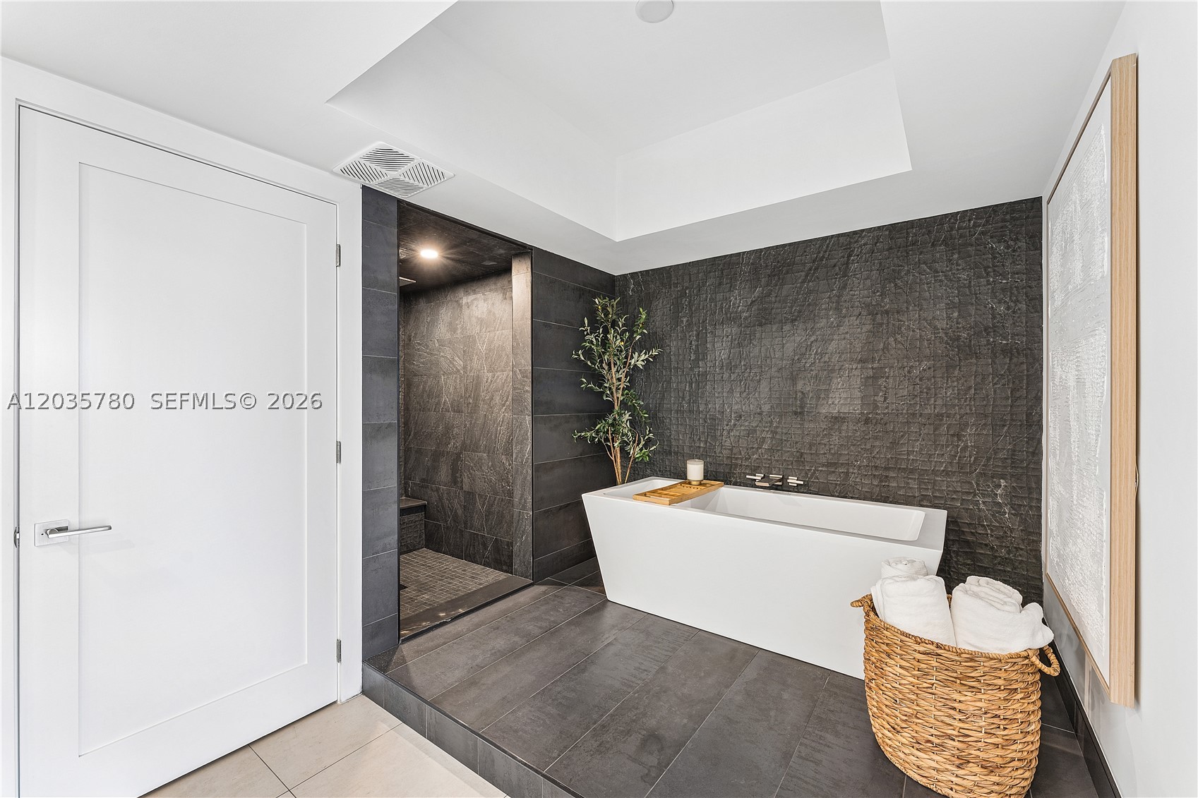 LAS OLAS RIVER HOUSE COND - Residential