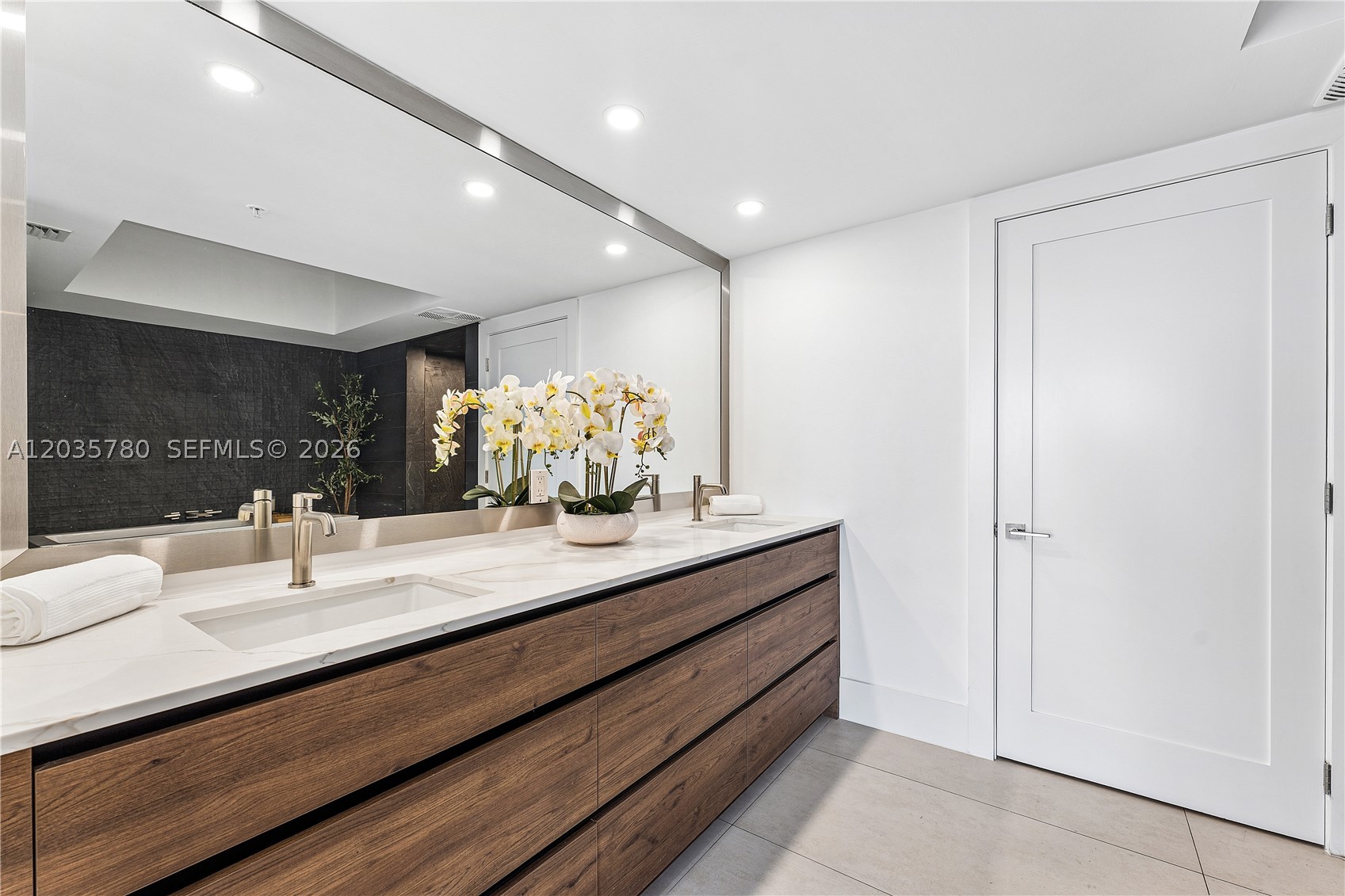 LAS OLAS RIVER HOUSE COND - Residential