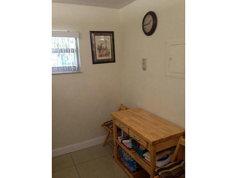 SHERWOOD SQUARE B CONDO - Residential Lease