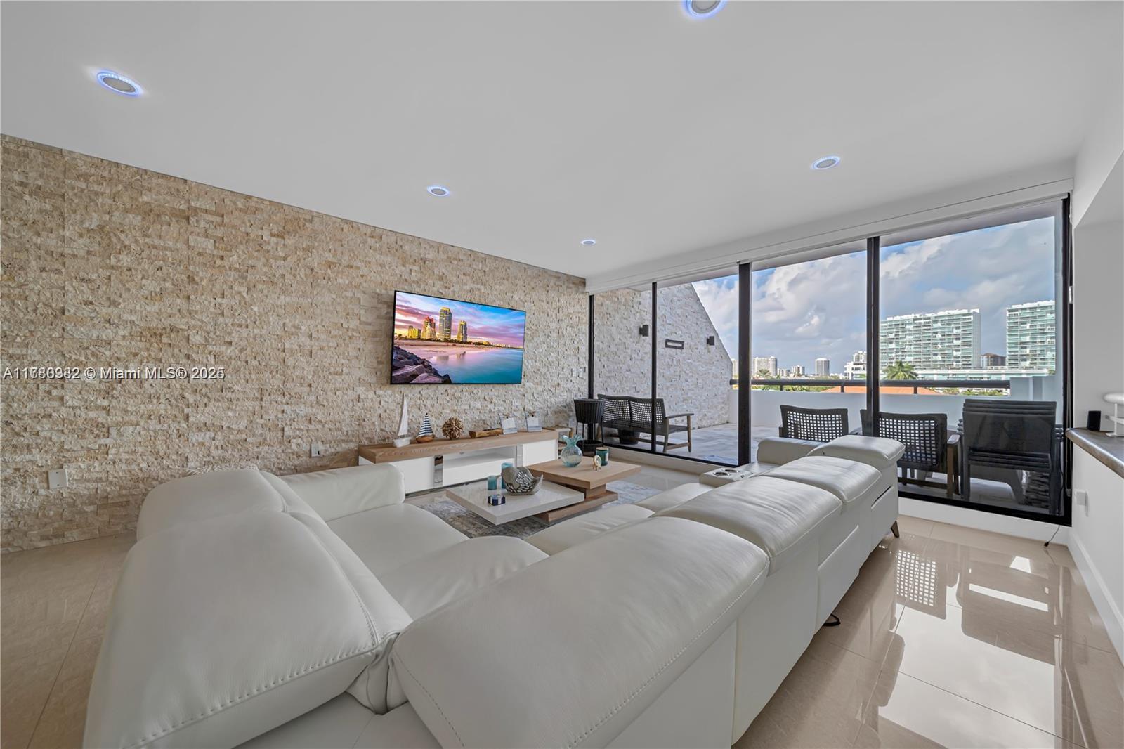 POINCIANA IS YT & RCQ CLU - Residential Lease