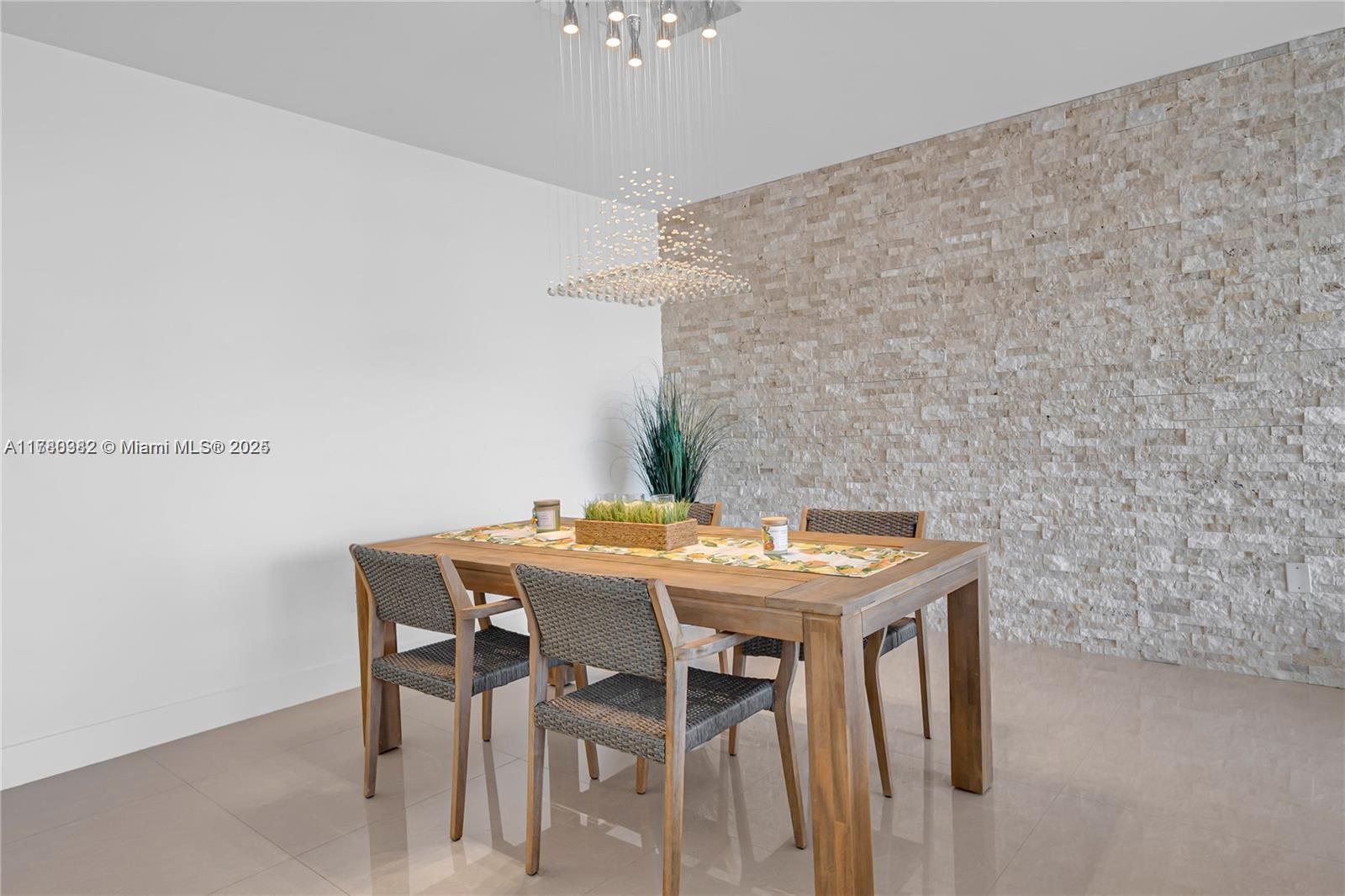 POINCIANA IS YT & RCQ CLU - Residential Lease