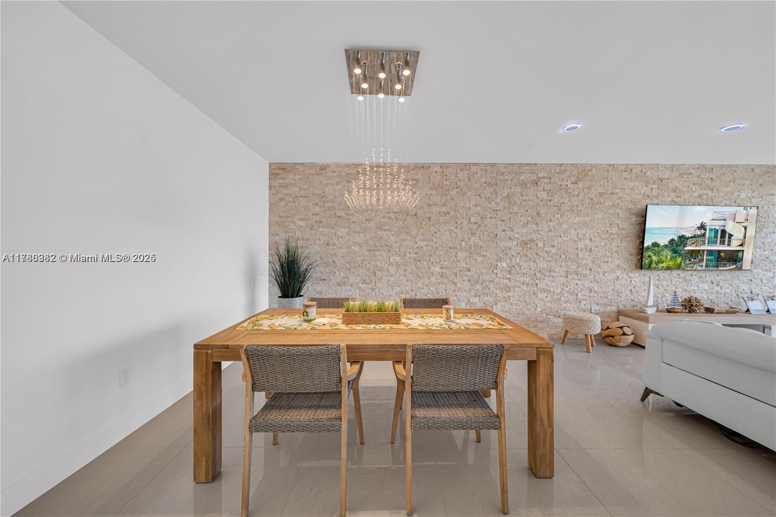 POINCIANA IS YT & RCQ CLU - Residential Lease