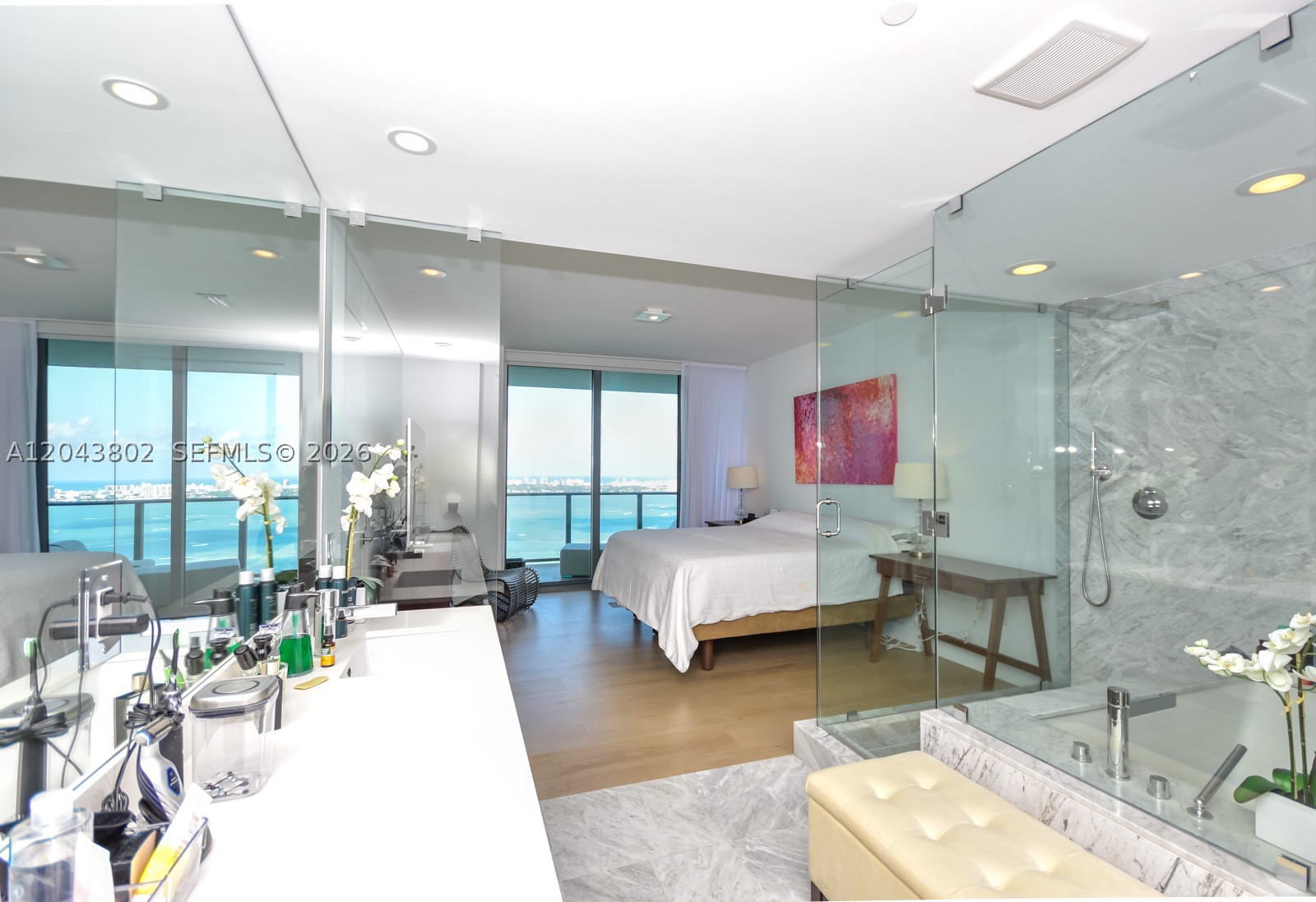 ONE PARAISO CONDO - Residential