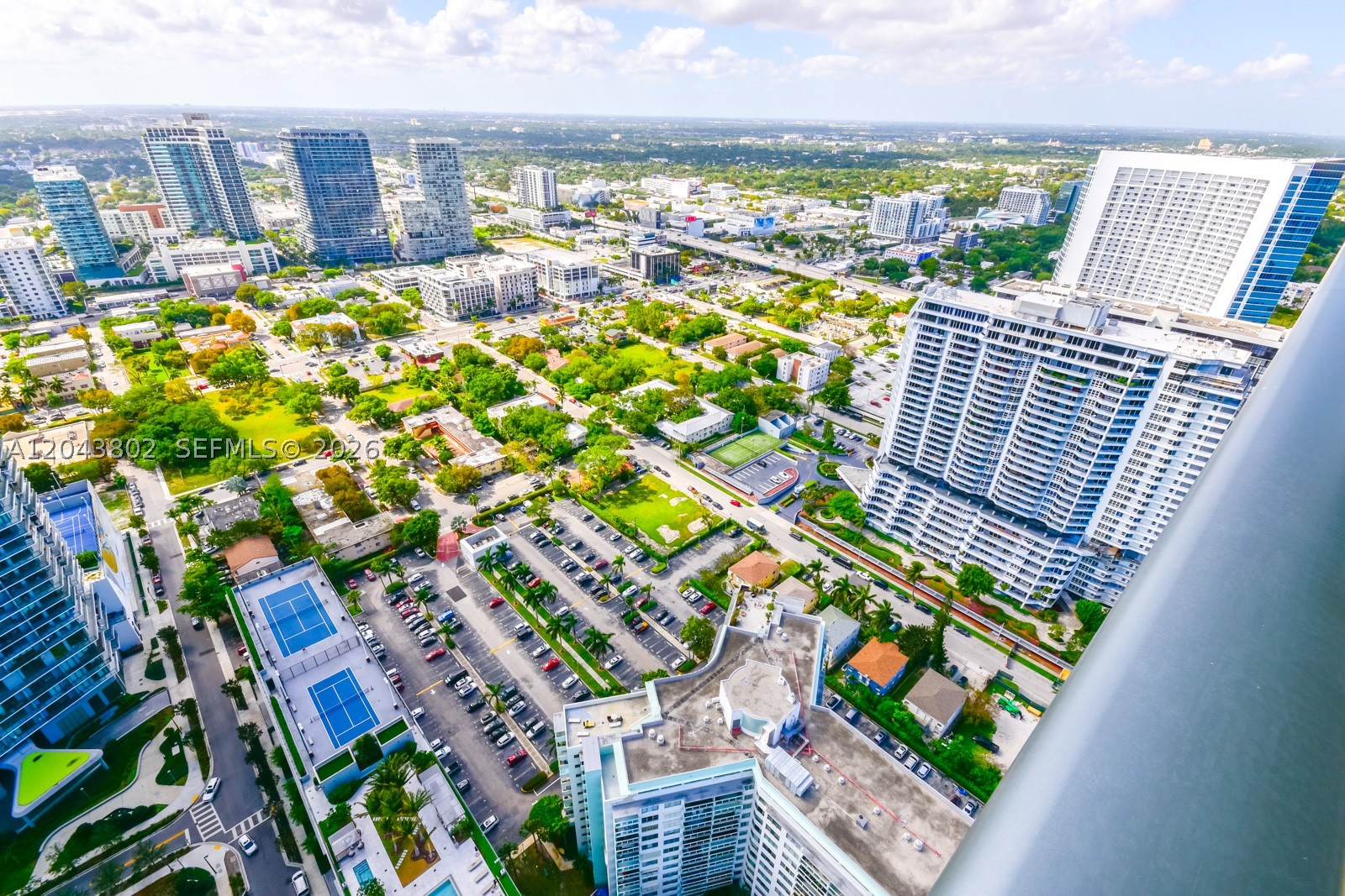 ONE PARAISO CONDO - Residential