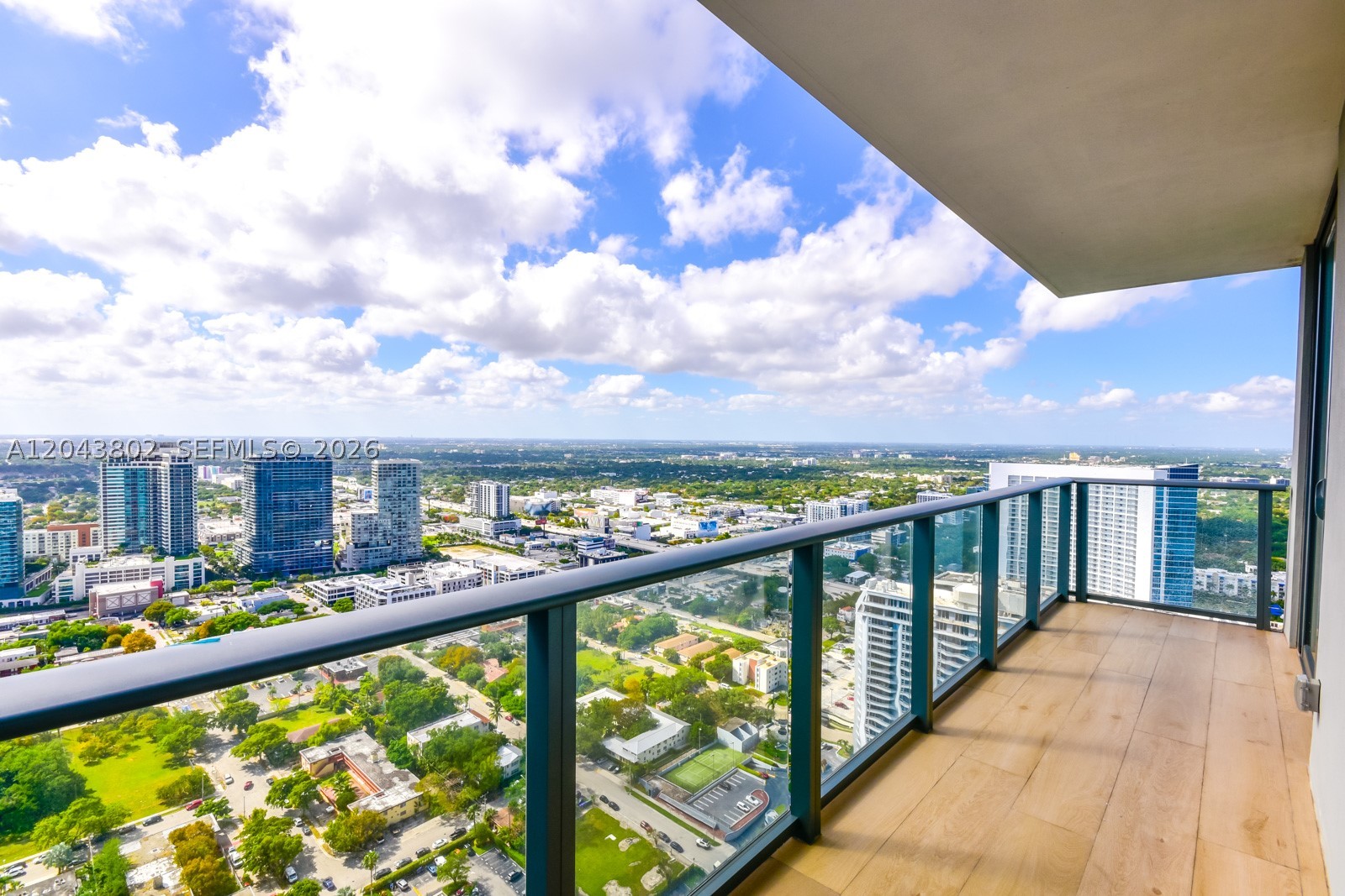 ONE PARAISO CONDO - Residential