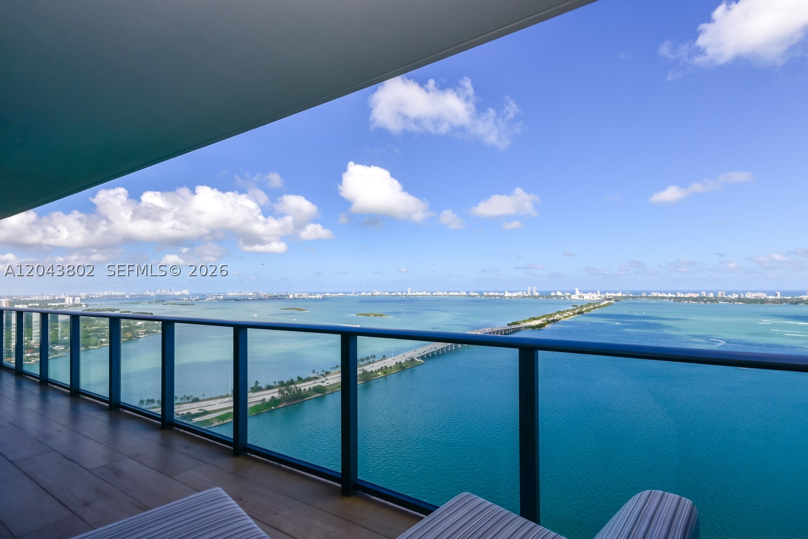 ONE PARAISO CONDO - Residential