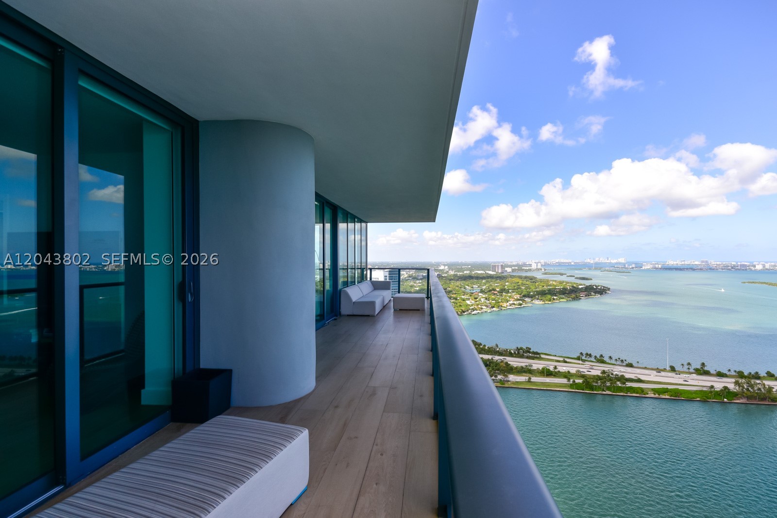 ONE PARAISO CONDO - Residential
