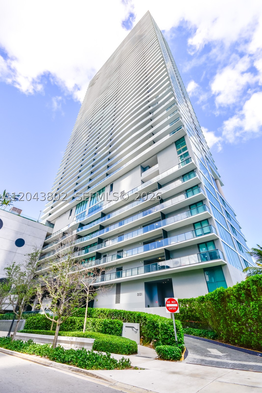 ONE PARAISO CONDO - Residential