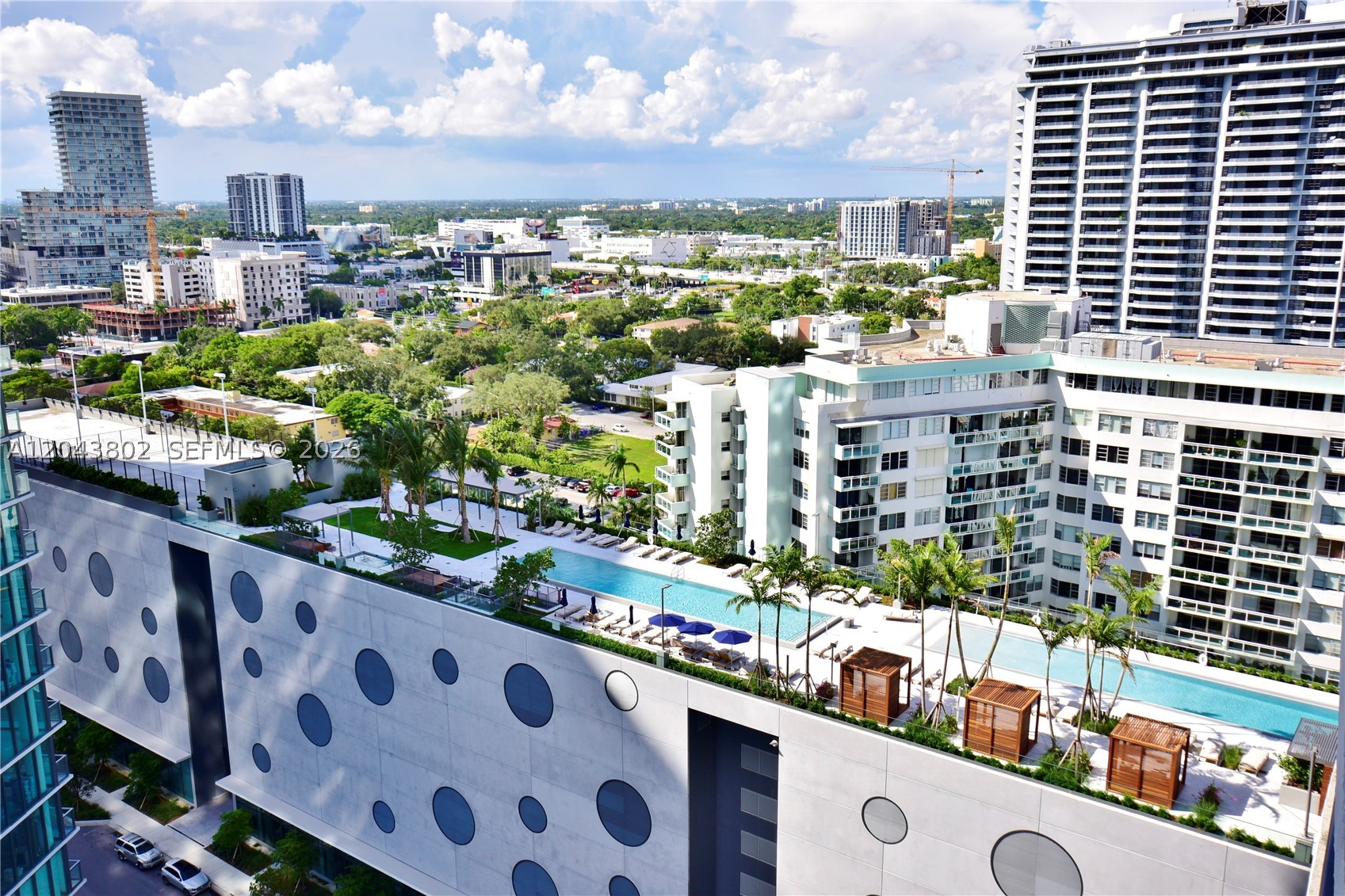 ONE PARAISO CONDO - Residential