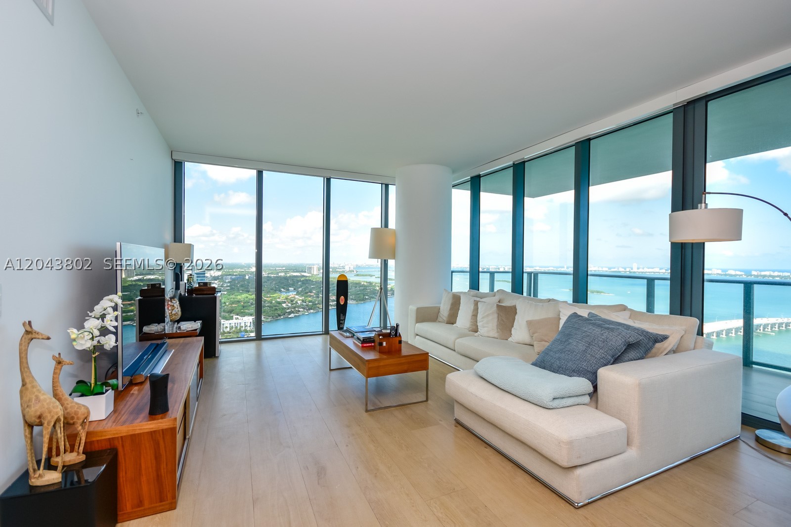 ONE PARAISO CONDO - Residential