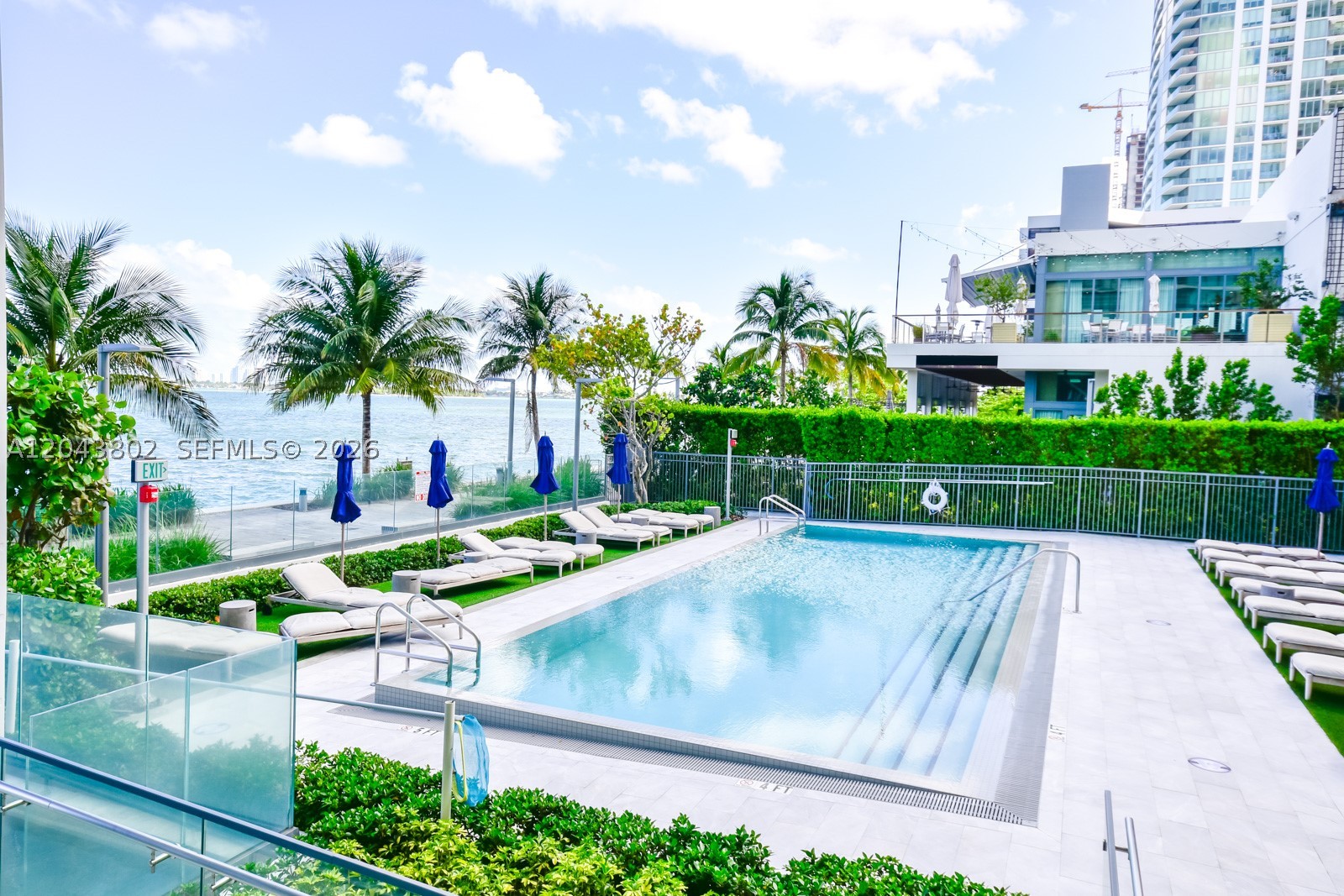 ONE PARAISO CONDO - Residential