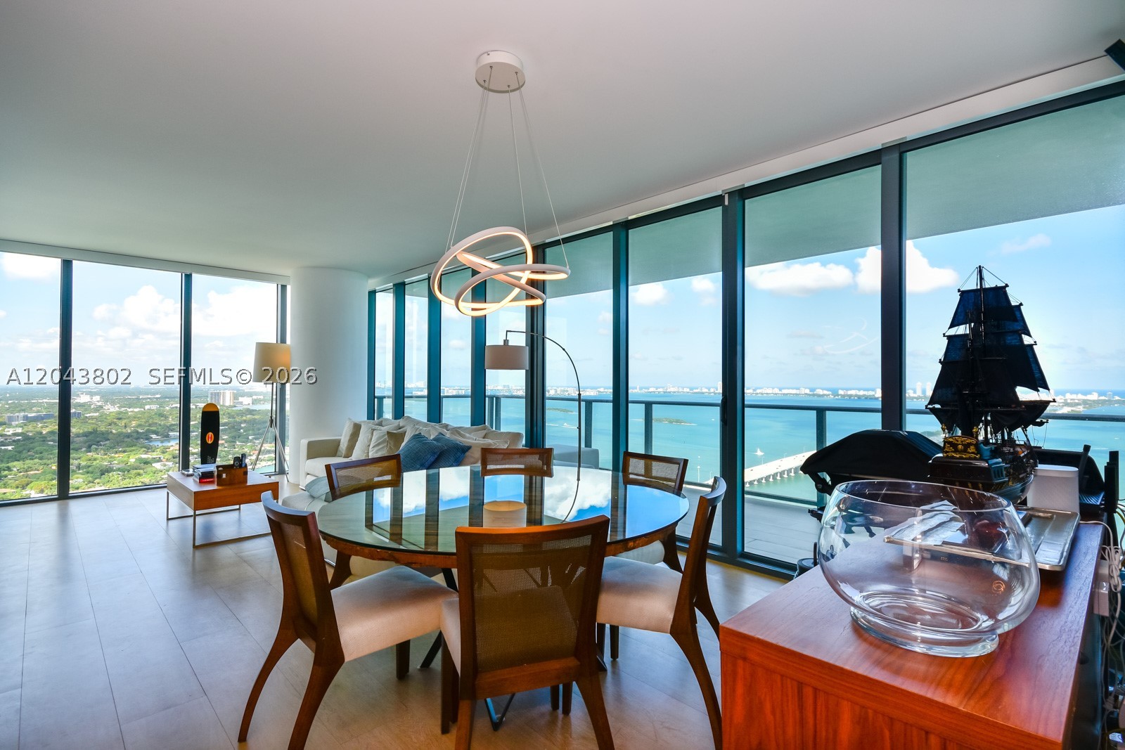 ONE PARAISO CONDO - Residential
