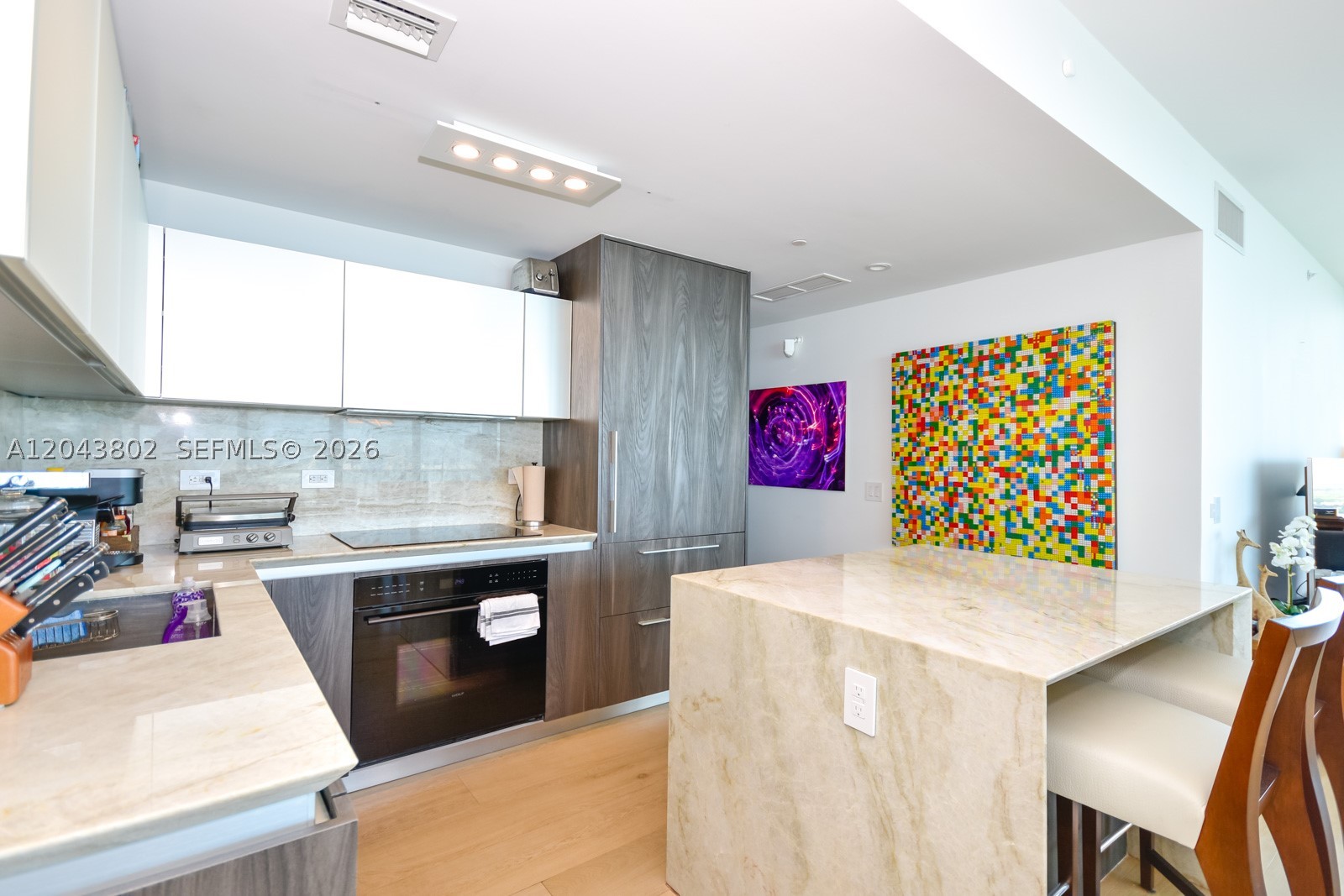 ONE PARAISO CONDO - Residential