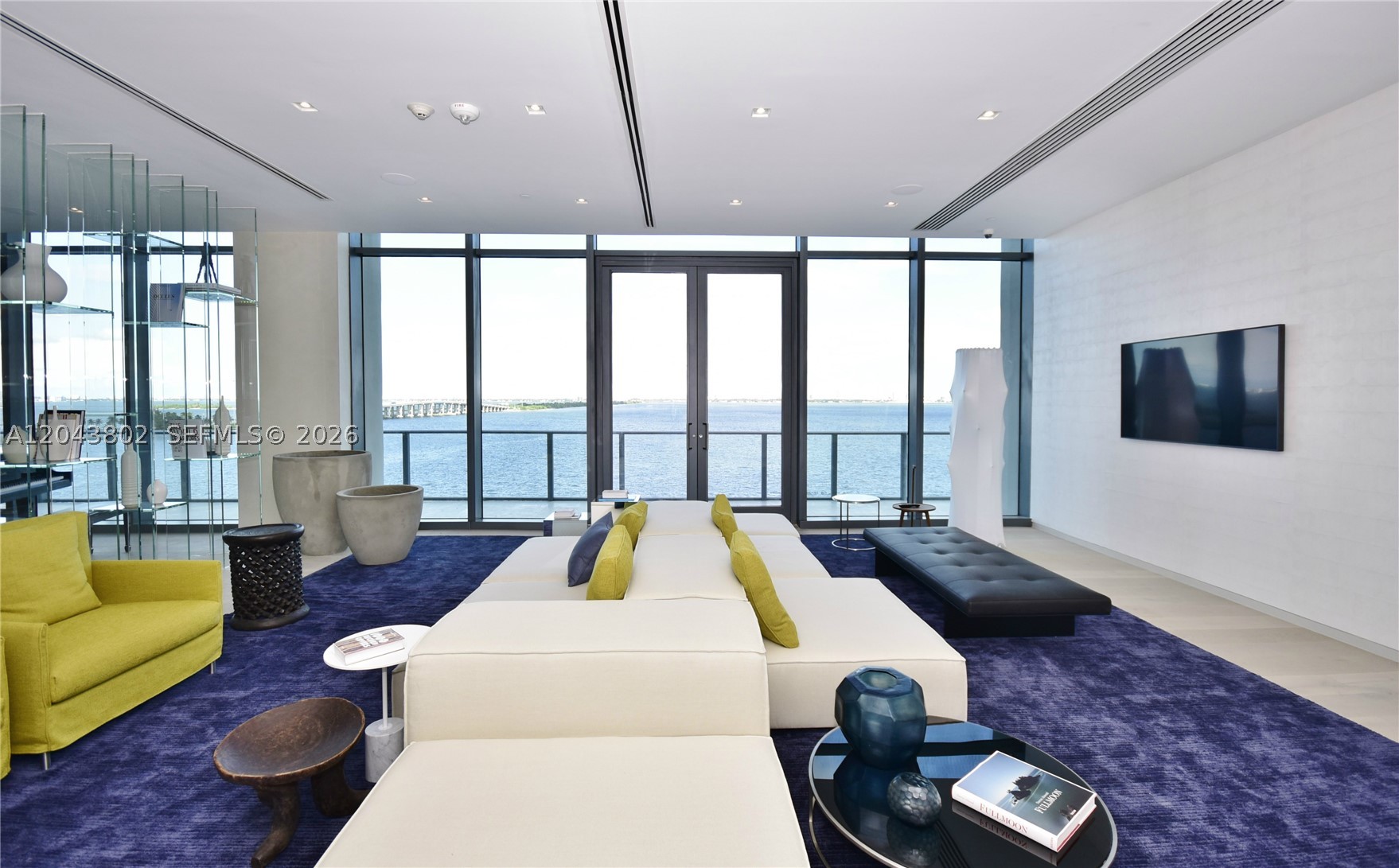ONE PARAISO CONDO - Residential