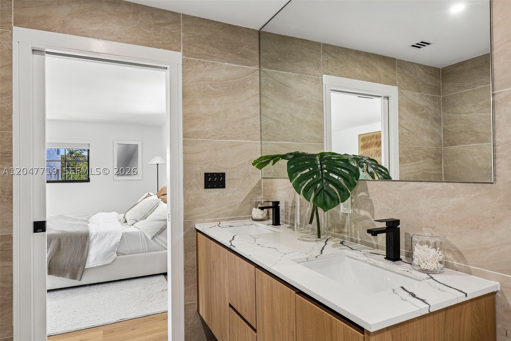 ALTOS DEL MAR NO 3 - Residential