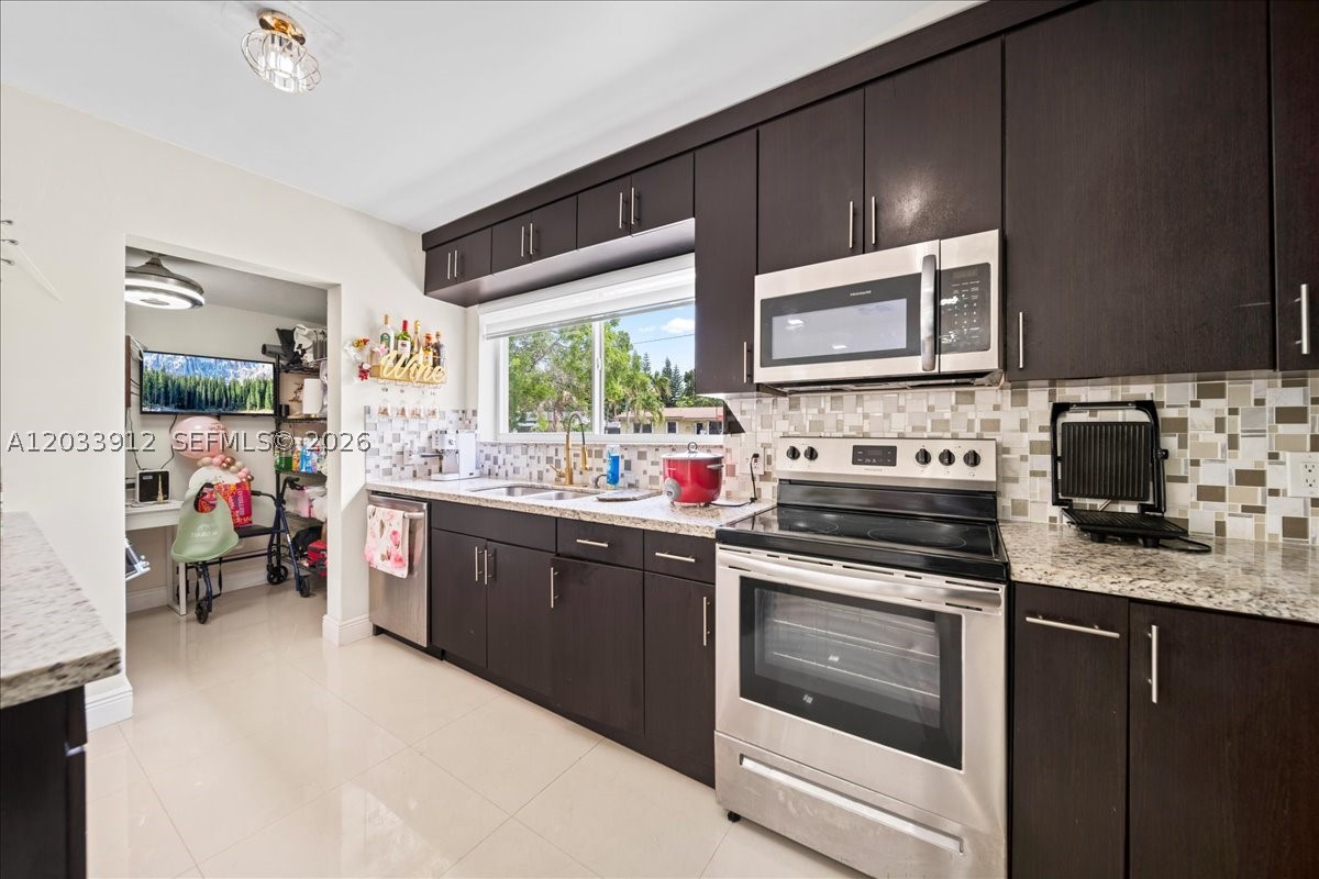 CUTLER RIDGE SEC 6 - Residential