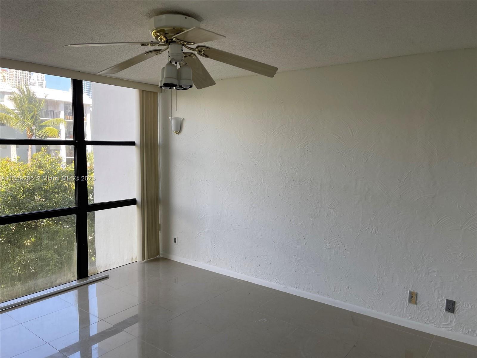 PLAZA OF AMERICAS CONDO P - Residential Lease