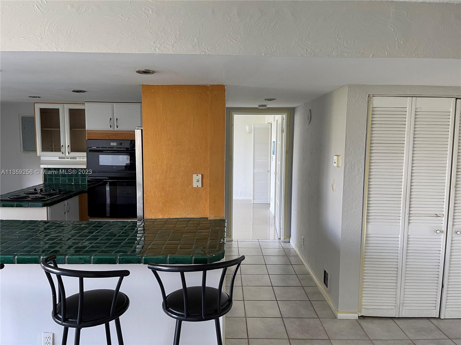 PLAZA OF AMERICAS CONDO P - Residential Lease