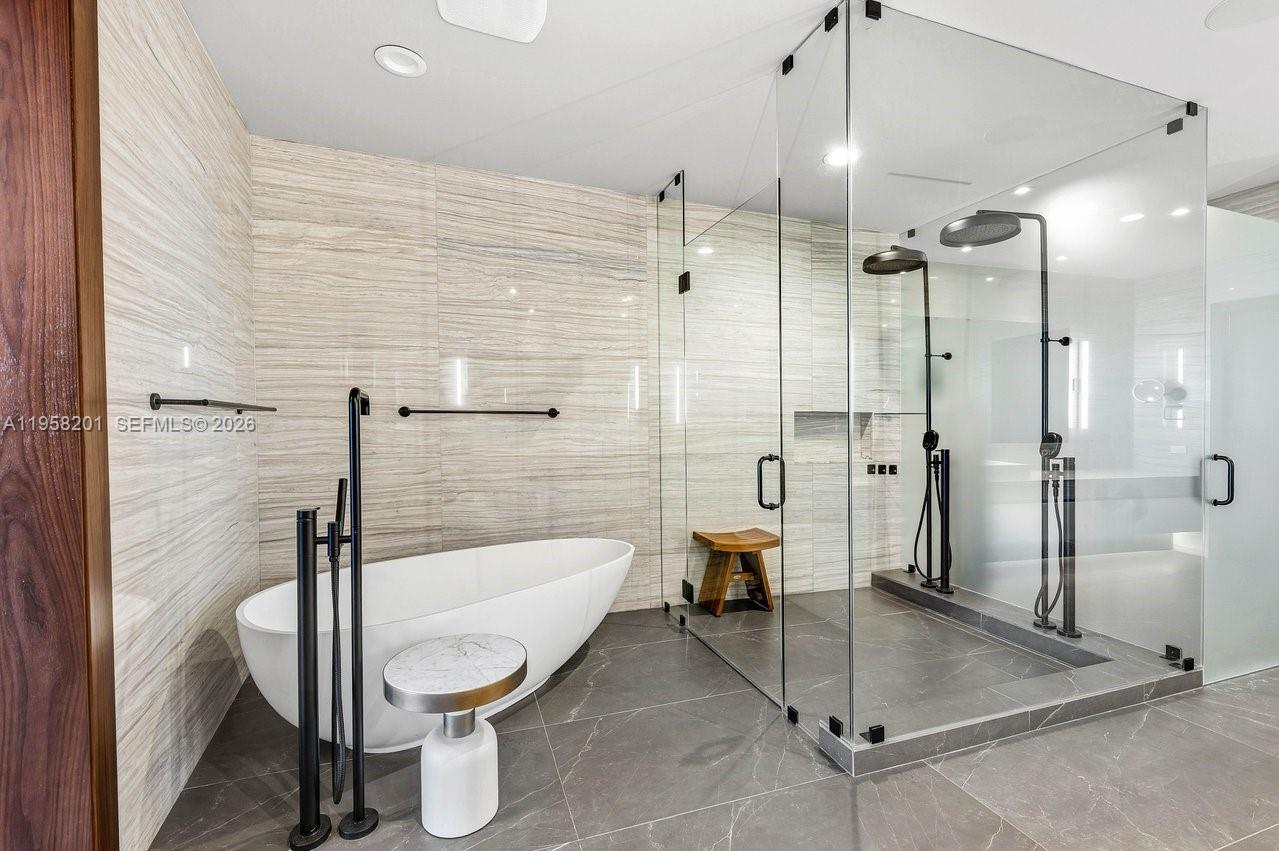 2200 FORT LAUDERDALE BEACH - Residential