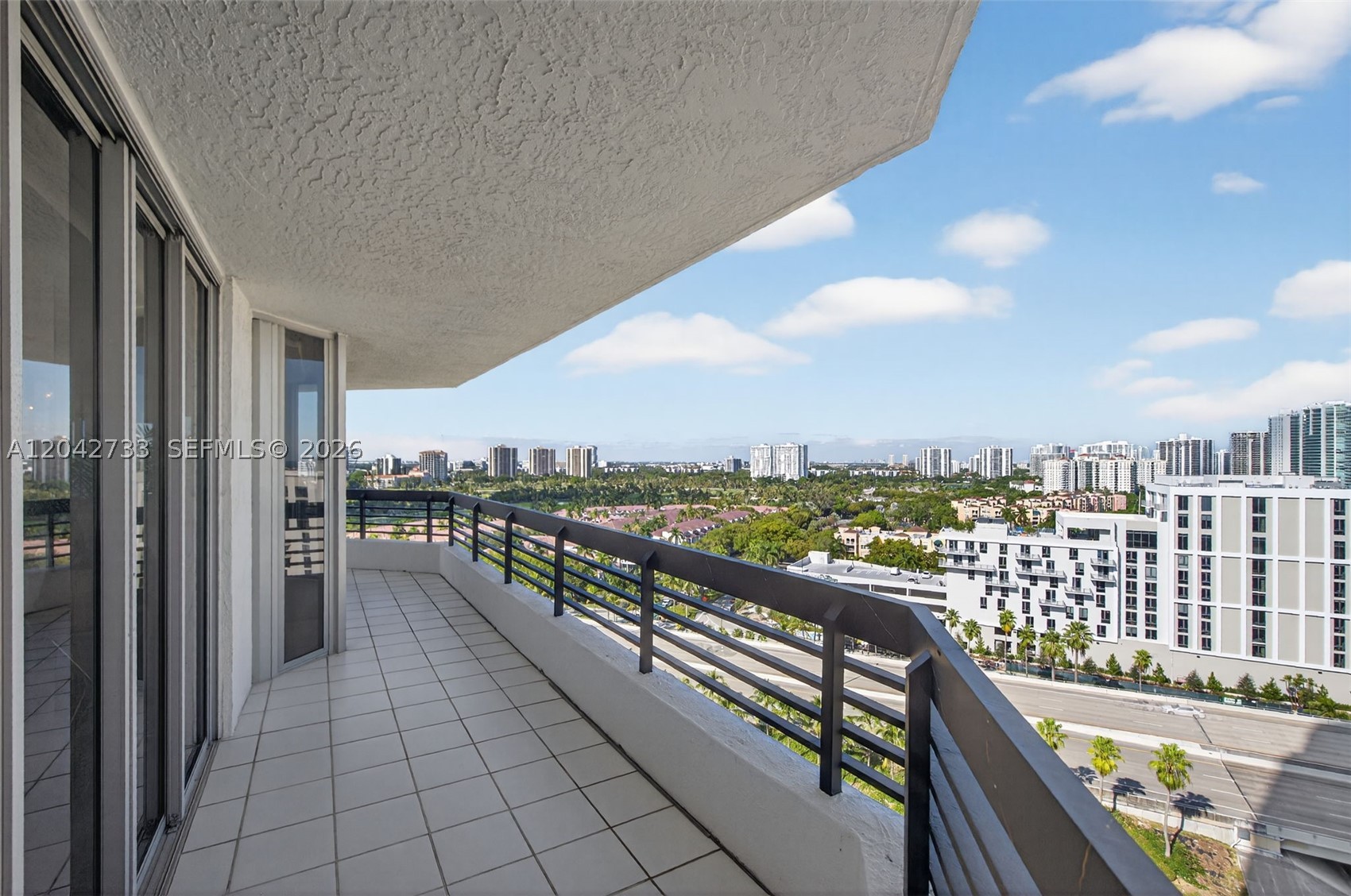 MYSTIC POINTE TOWER 400 C - Residential