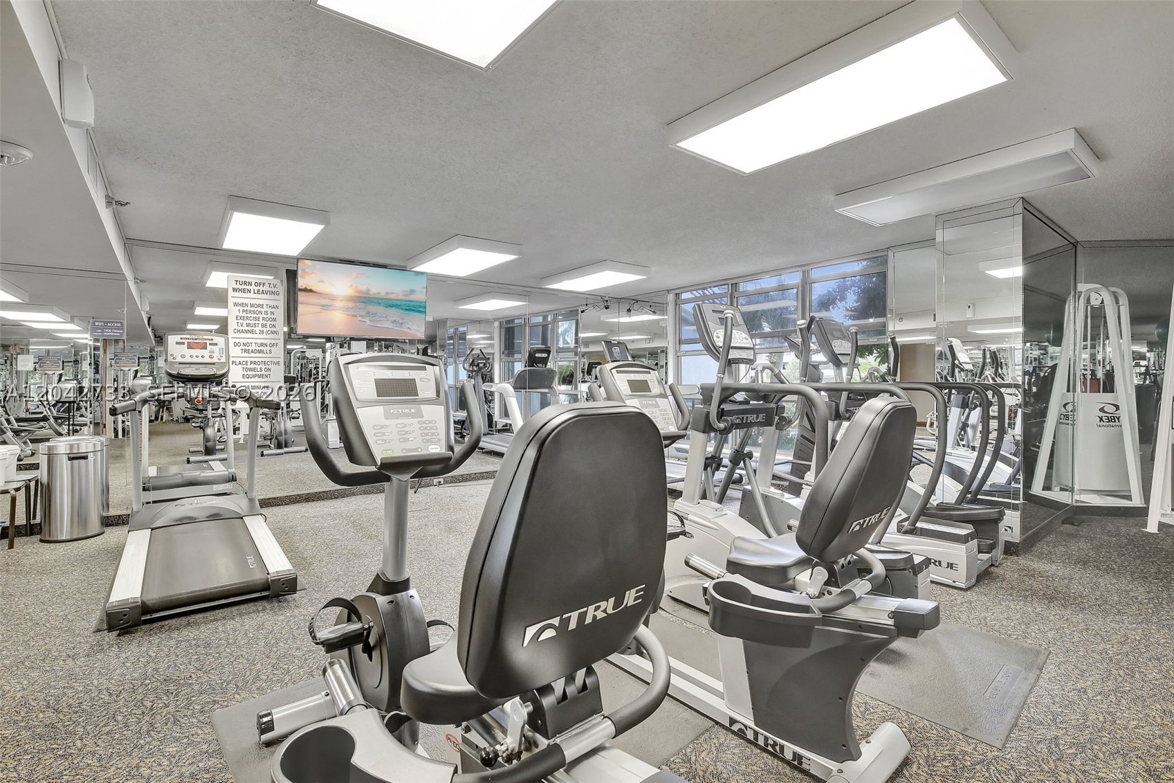 MYSTIC POINTE TOWER 400 C - Residential