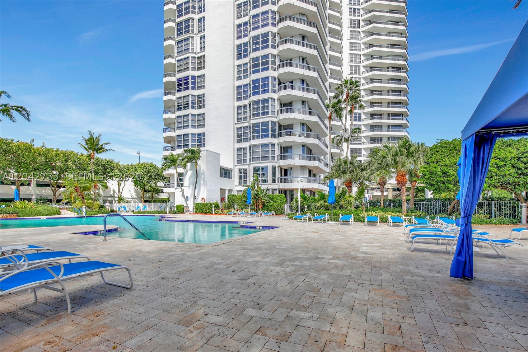 MYSTIC POINTE TOWER 400 C - Residential